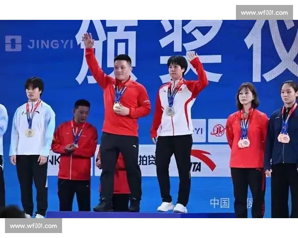 巅峰力量之路:举重冠军的奋斗与荣耀全景揭秘 巅峰力量之路:举重冠军的奋斗与荣耀全景揭秘